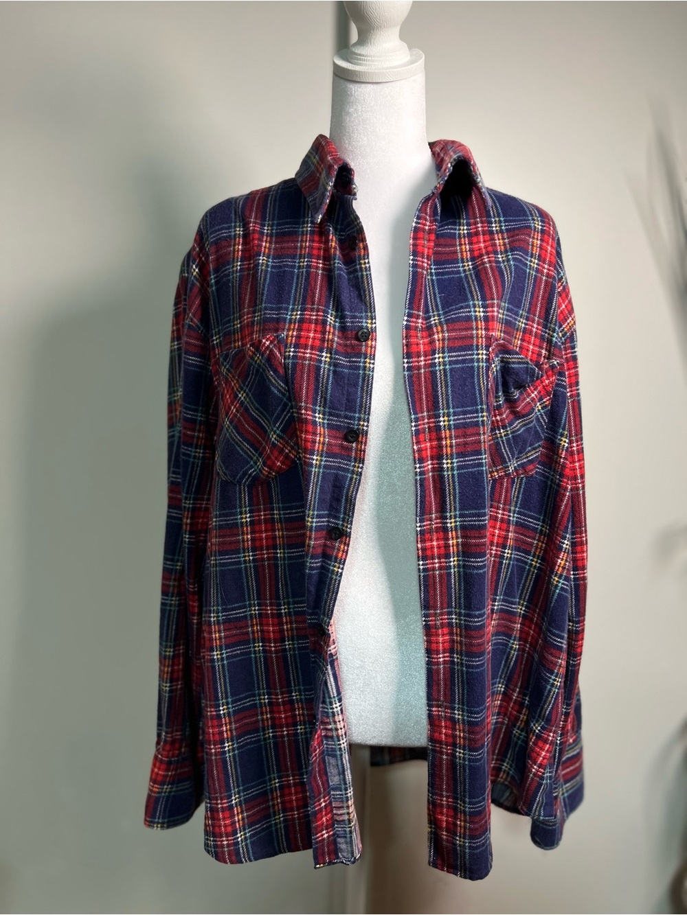 Men's Red & Navy Plaid Casual Button-Down Shirt
